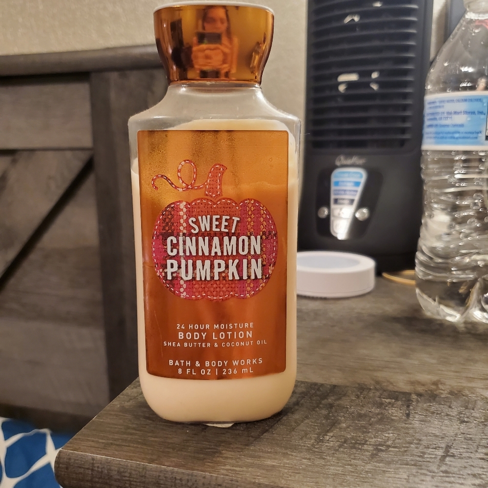 Bath & Body Works -> 3/4 Full